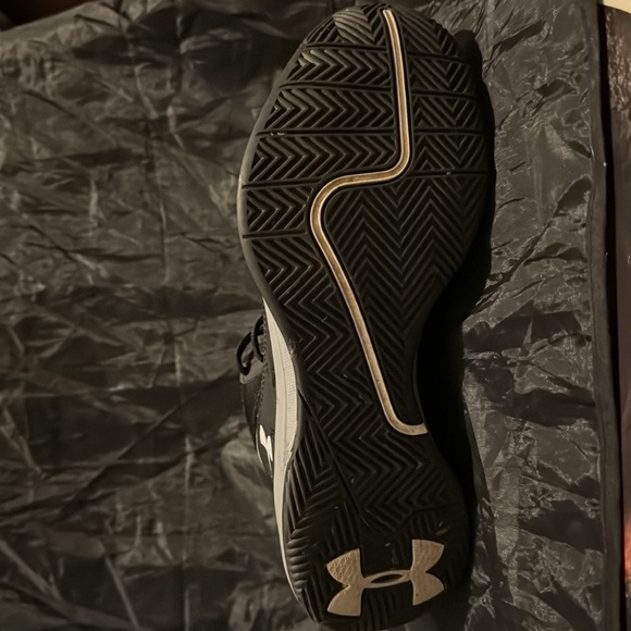 Under Armor - Picture 3 of 4